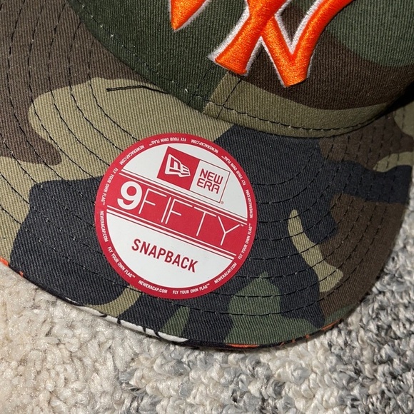 New era vintage  Camo dead stock SnapBack Hat - Picture 4 of 8